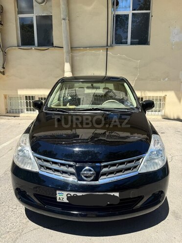 Nissan Tiida-1