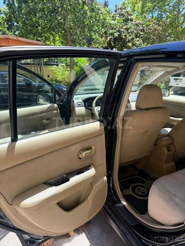 Nissan Tiida-6