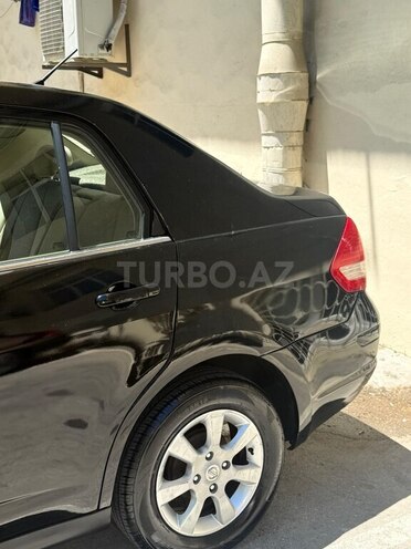 Nissan Tiida-4
