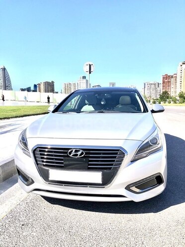 Hyundai Sonata-1