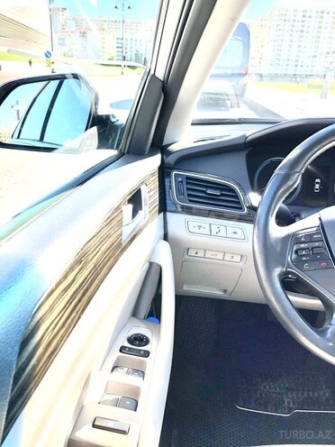 Hyundai Sonata-5