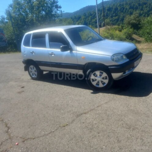 Chevrolet Niva-1