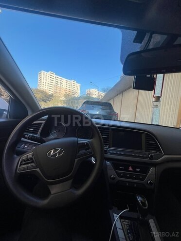Hyundai Avante-7