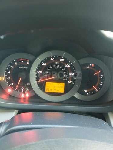 Toyota RAV4-10