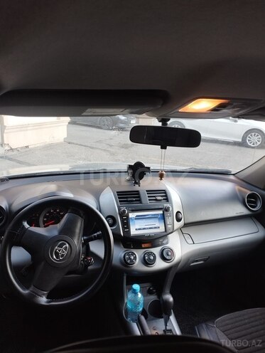 Toyota RAV4-9