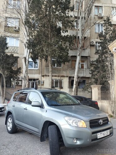 Toyota RAV4-1