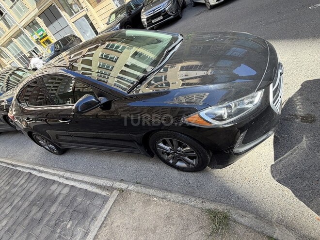 Hyundai Elantra-2