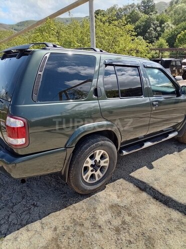 Nissan Pathfinder-2