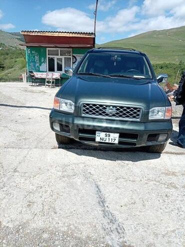 Nissan Pathfinder-1