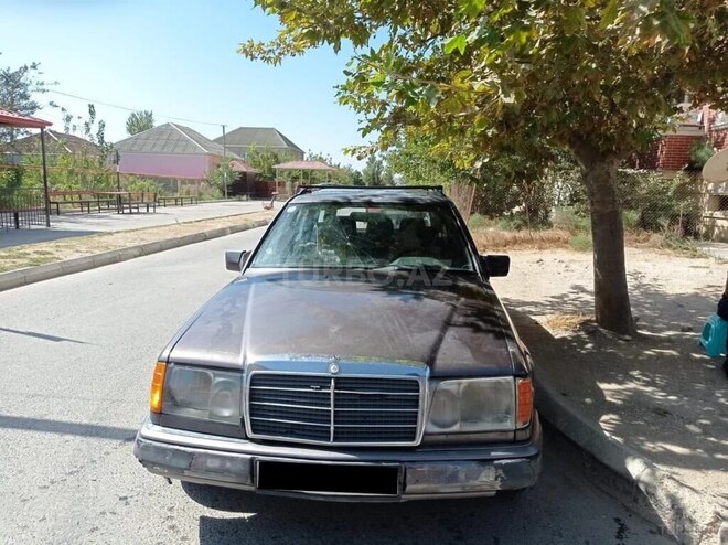 Mercedes 230 TE-1