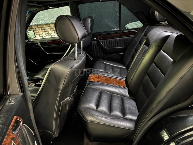Mercedes 500 E-8