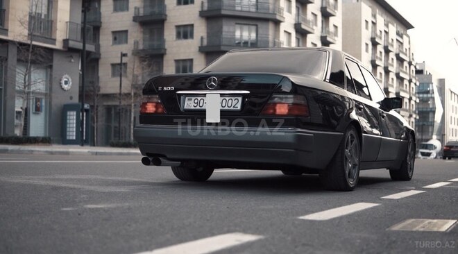 Mercedes 500 E-4