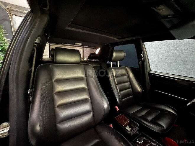 Mercedes 500 E-10
