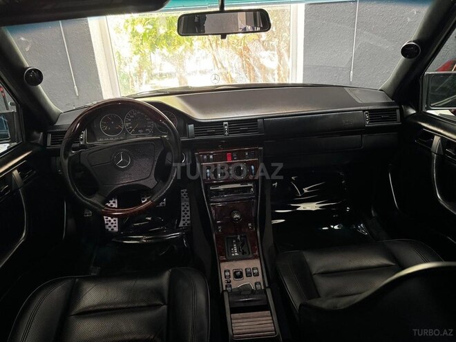 Mercedes 500 E-11