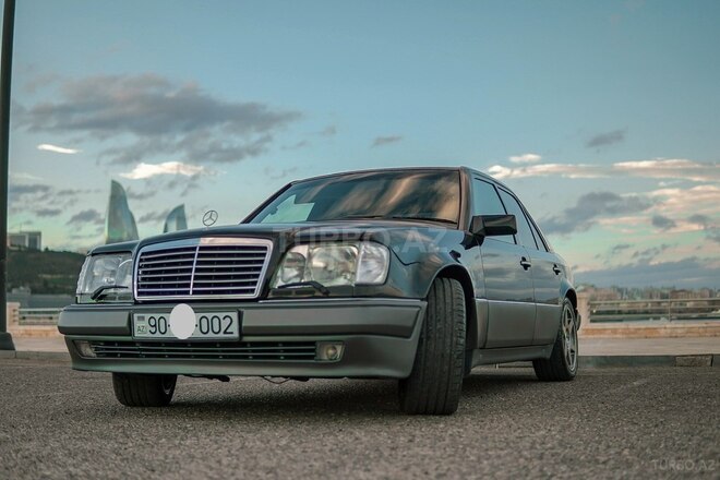 Mercedes 500 E-1