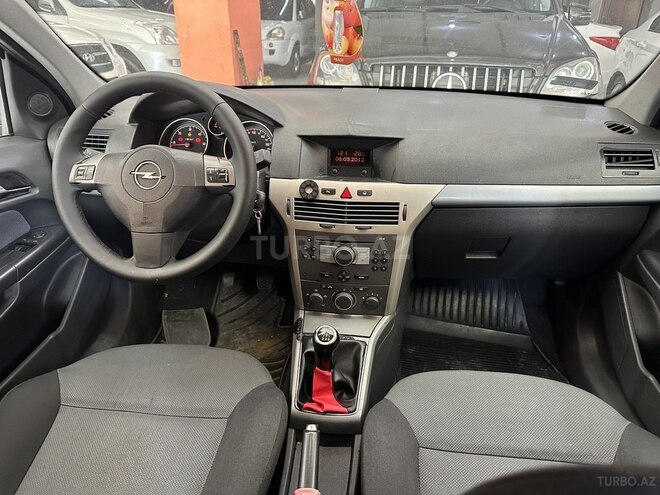 Opel Astra-11