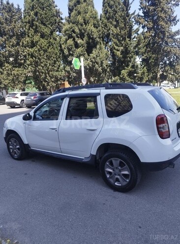 Renault Duster-6