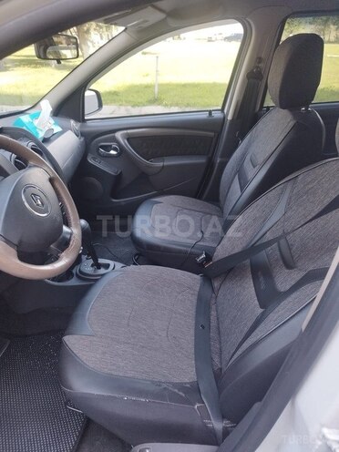 Renault Duster-7