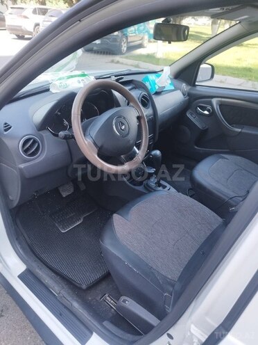 Renault Duster-9