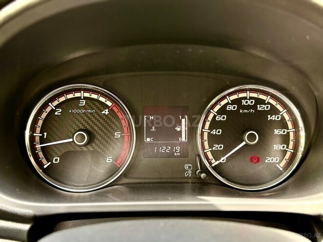 Mitsubishi L200-12