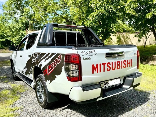 Mitsubishi L200-5
