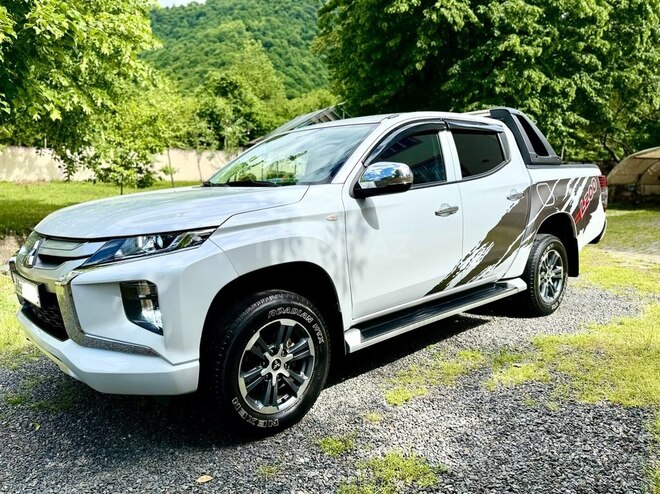 Mitsubishi L200-6
