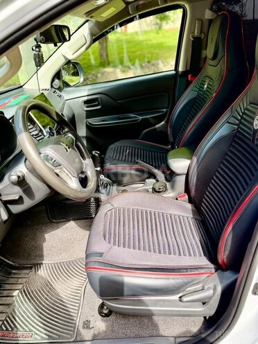 Mitsubishi L200-10