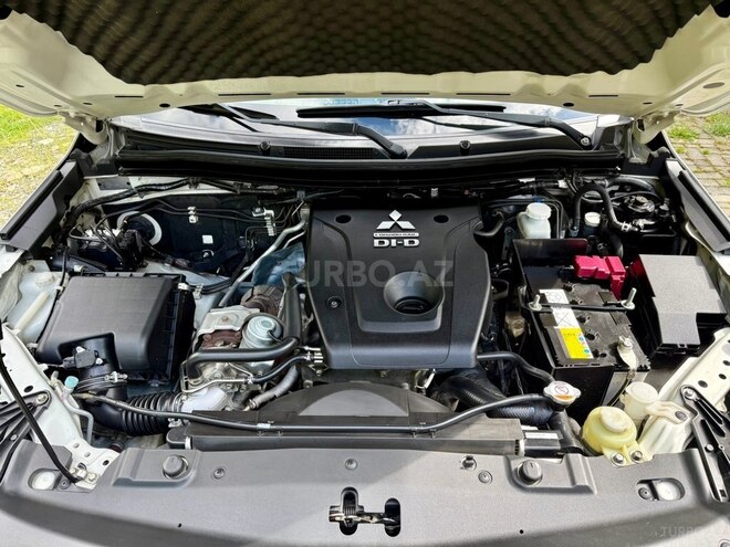 Mitsubishi L200-9