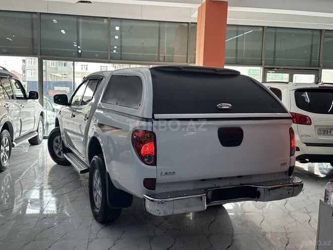 Mitsubishi L200-7