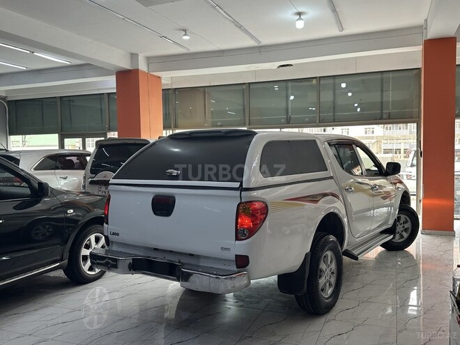 Mitsubishi L200-5