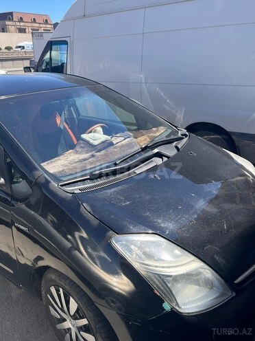 Toyota Prius-4