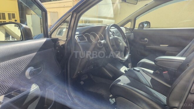 Nissan Tiida-11