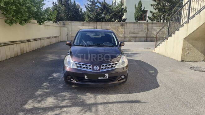 Nissan Tiida-1