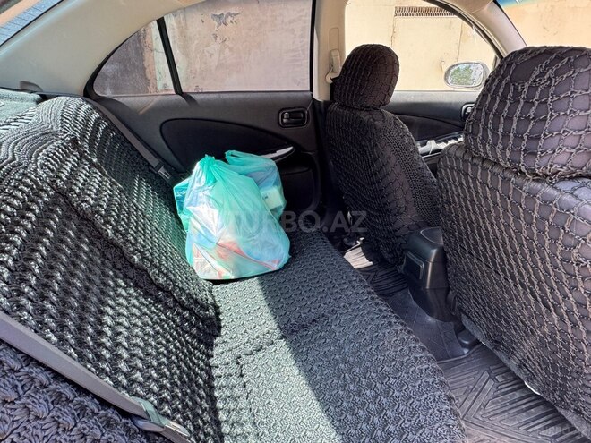 Nissan Sunny-4