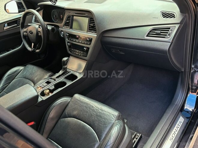 Hyundai Sonata-12