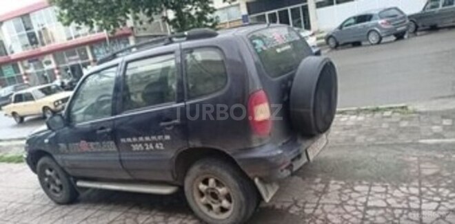 Chevrolet Niva-4