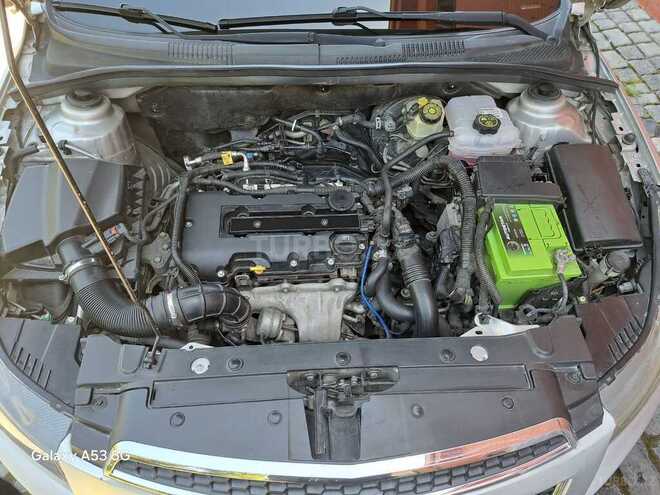 Chevrolet Cruze-11