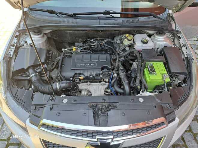Chevrolet Cruze-10