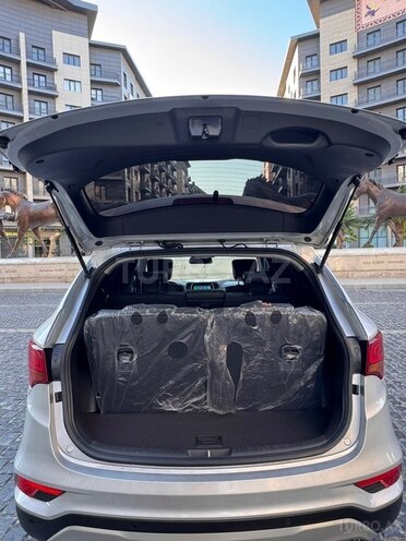 Hyundai Santa Fe-17