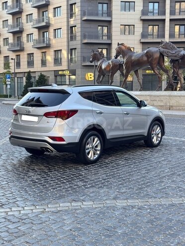 Hyundai Santa Fe-12