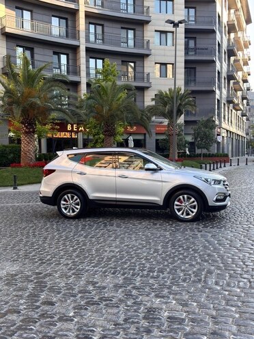 Hyundai Santa Fe-13