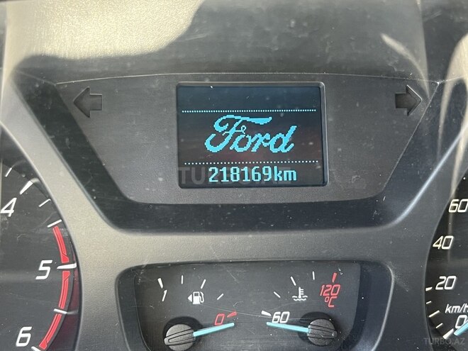 Ford Transit-11
