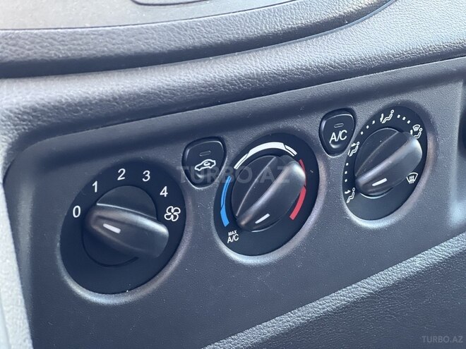 Ford Transit-10
