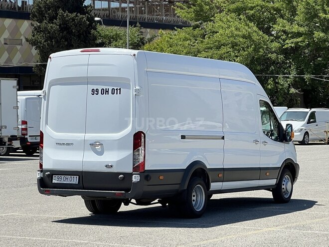 Ford Transit-3