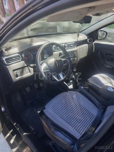 Renault Duster-5