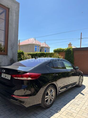 Hyundai Elantra-7