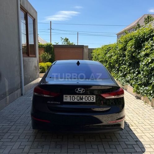 Hyundai Elantra-5