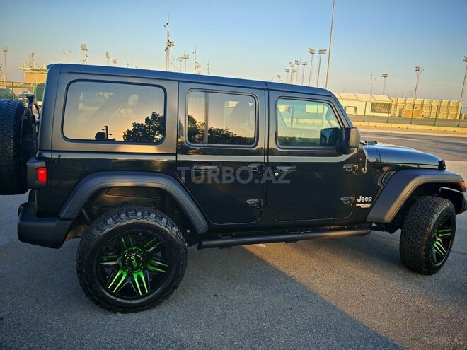 Jeep Wrangler-11