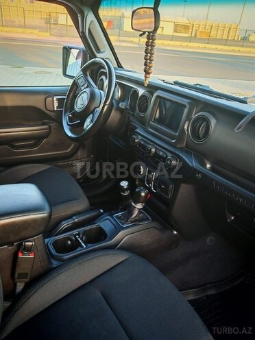 Jeep Wrangler-10