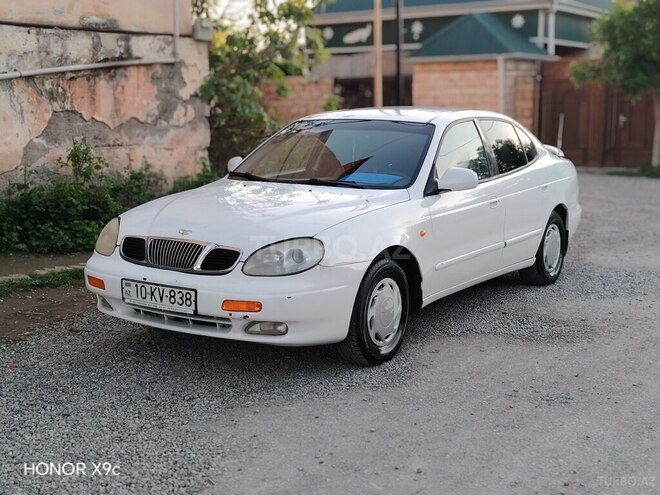 Daewoo Leganza-1